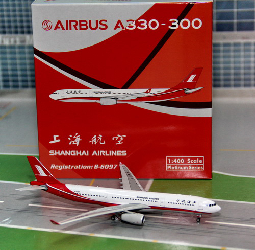 1:400 Shanghai Airlines A33 ...