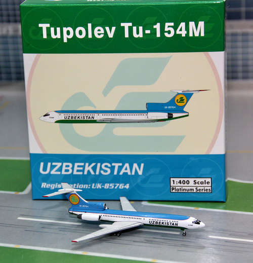 1:400 Uzbekistan TU-154B