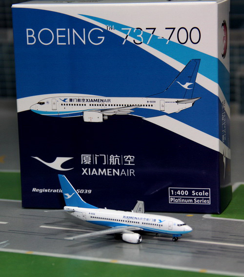 1:400 Xiamen Air B737-700
