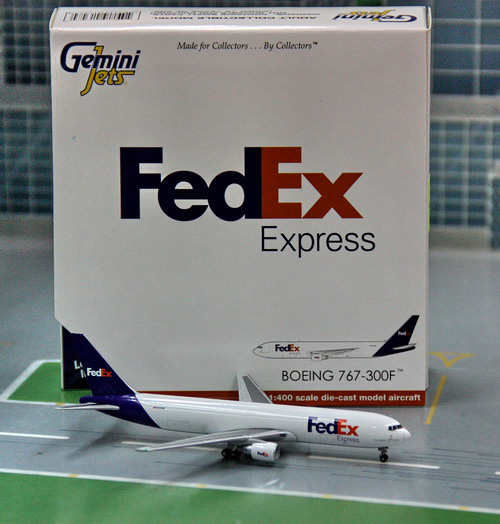 1:400 FedEx Express B767-30 ...