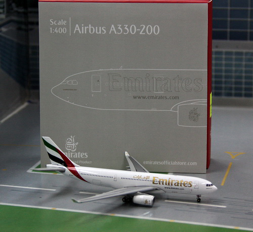 1:400 Emirates A330-200
