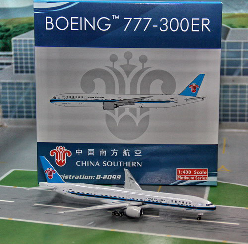 1:400 China Southern B777-3 ...