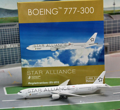 1:400 Singapore Airlines B7 ...