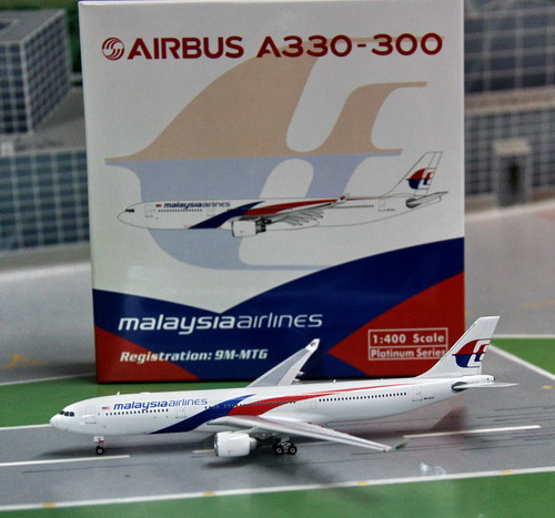 1:400 Malaysia Airlines A33 ...