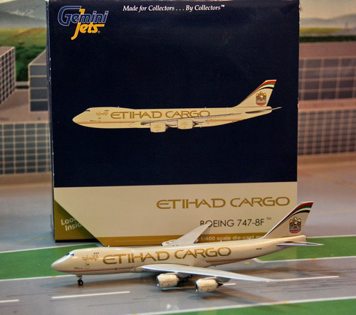 1:400 Etihad Airways B747-8 ...