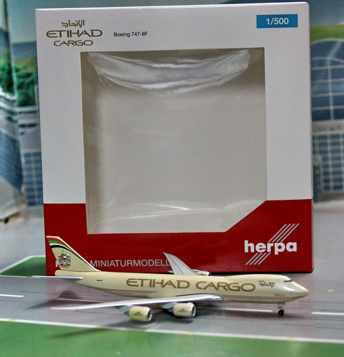 1:500 Etihad Airways B747-8 ...