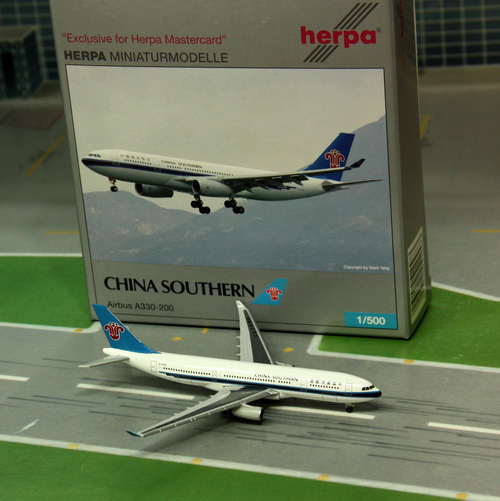 1:500 China Southern A330-2 ...