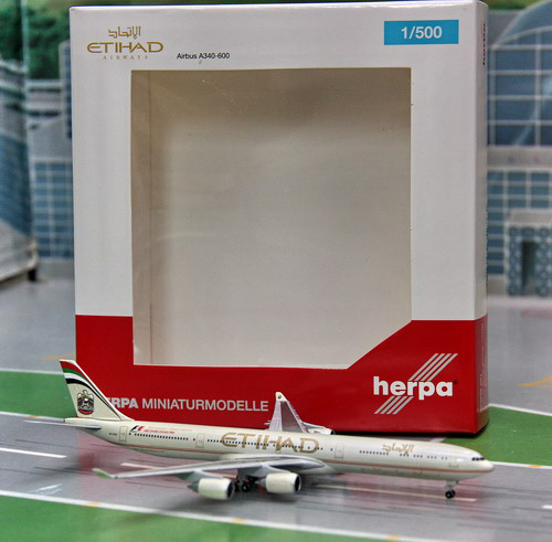 1:500 Etihad Airways A340-6 ...