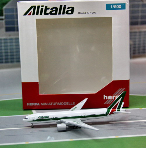 1:500 Alitalia B777-200