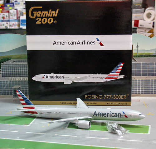 1:200 American Airlines B77 ...
