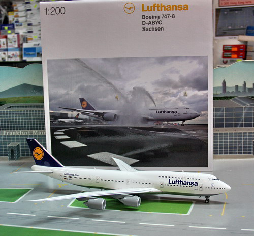 1:200 Lufthansa B747-8