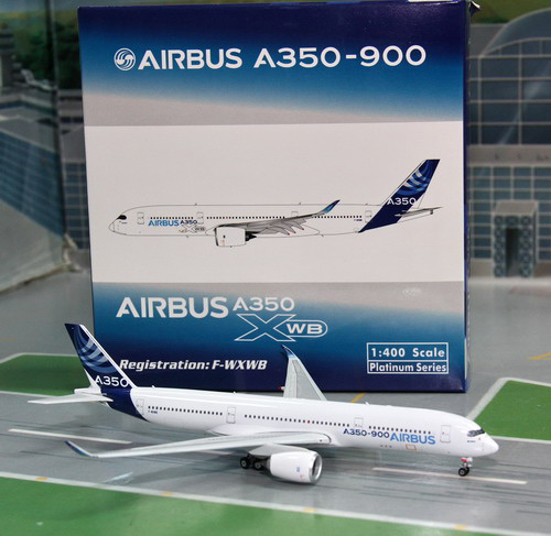 1:400 House Colour A350-900