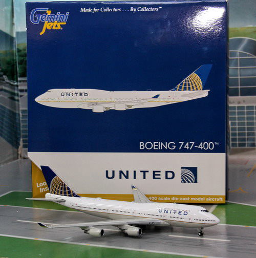 1:400 United Airlines B747- ...