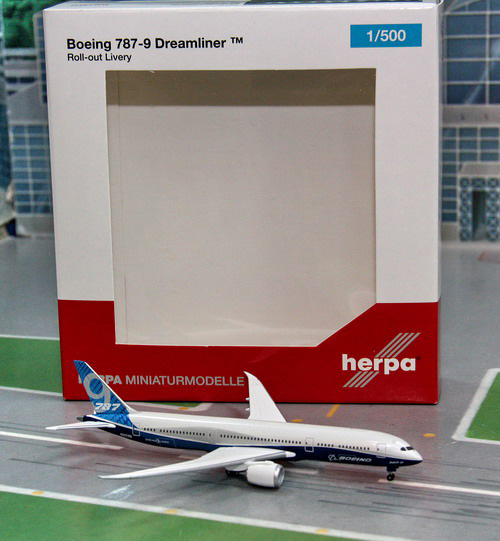 1:500 House Colour B787-9