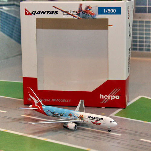 1:500 Qantas B767-300