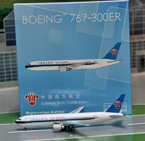 1:400 China Southern B767-3 ...
