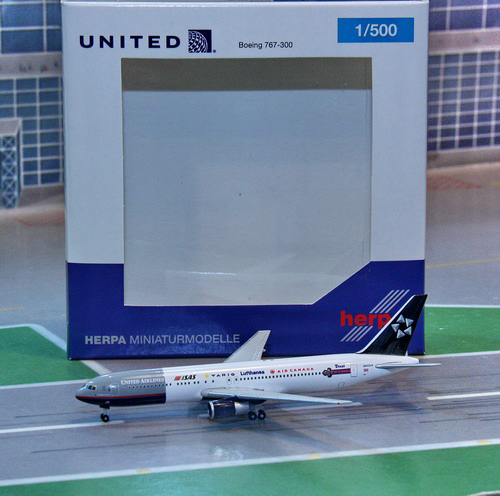 1:500 United Airlines B767- ...