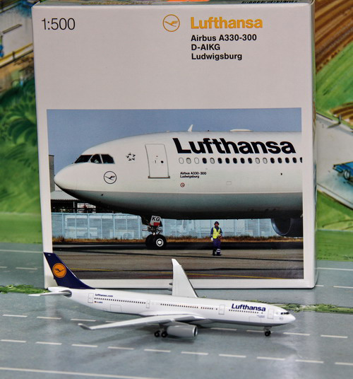 1:500 Lufthansa A330-300