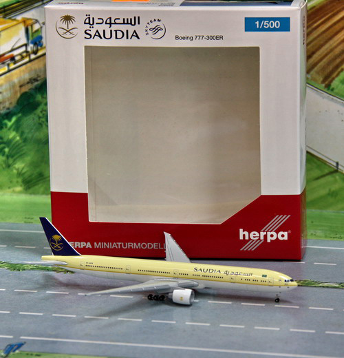 1:500 Saudia B777-300ER
