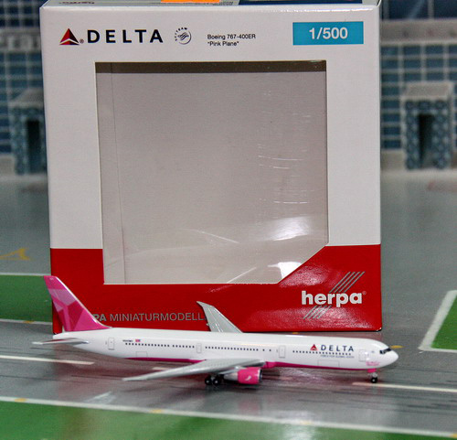 1:500 Delta B767-400ER