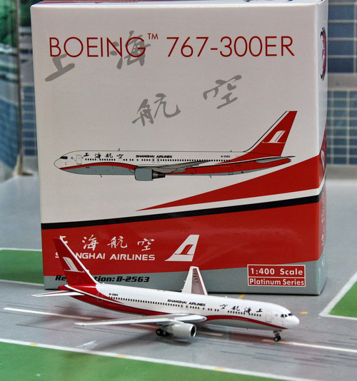 1:400 Shanghai Airlines B76 ...