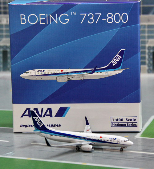 1:400 ANA B737-800