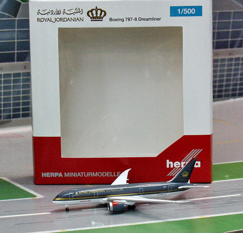 1:500 Royal Jordanian B787- ...