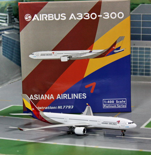 1:400 Asiana Airlines A330- ...