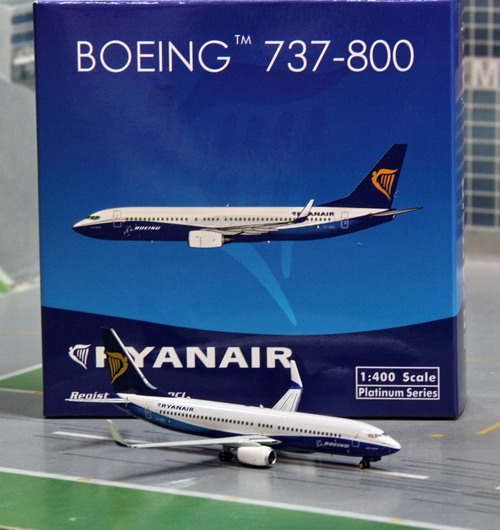 1:400 Ryanair B737-800