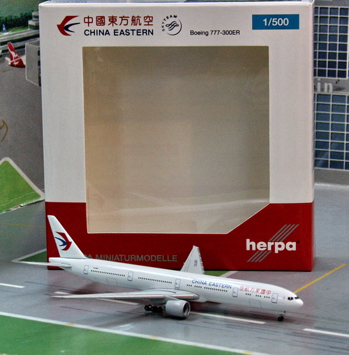 1:500 China Eastern B777-30 ...