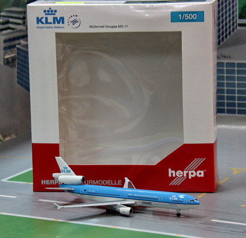 1:500 KLM MD-11