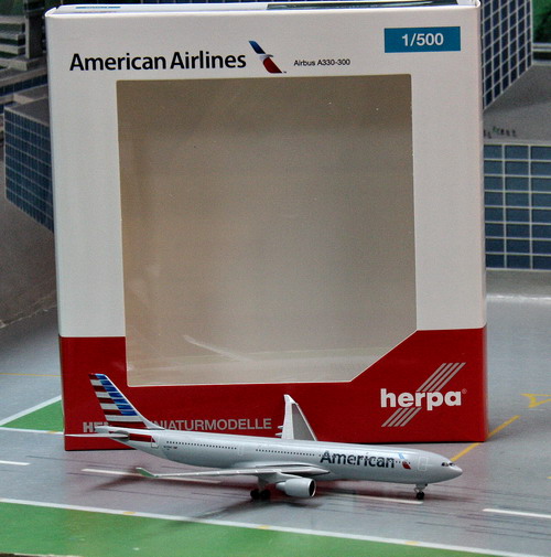 1:500 American Airlines A33 ...
