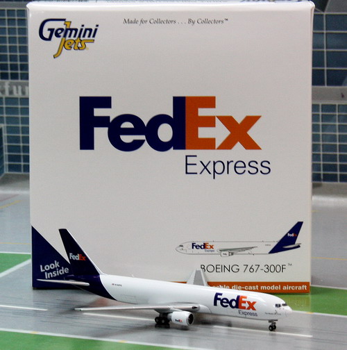 1:400 FedEx Express B767-30 ...