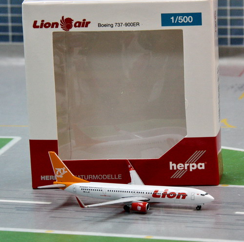 1:500 Lion Air B737-900ER