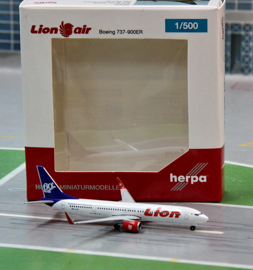 1:500 Lion Air B737-900ER