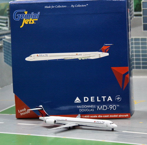 1:400 Delta MD-90