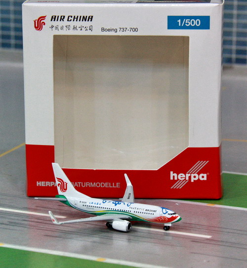 1:500 Air China B737-700