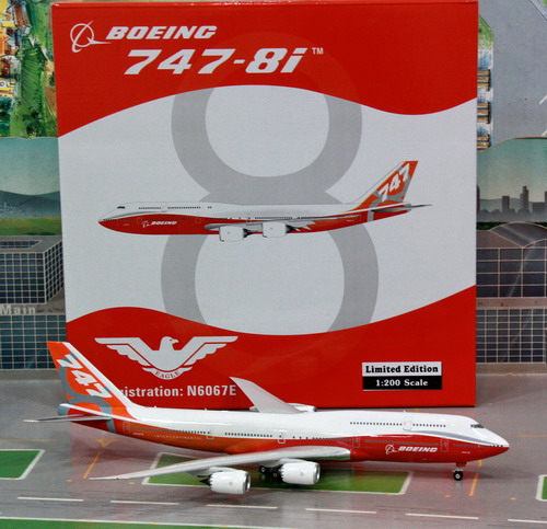 1:200 House Colour B-747-8i