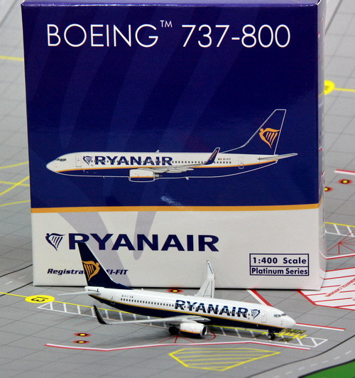 1:400 Ryanair B737-800