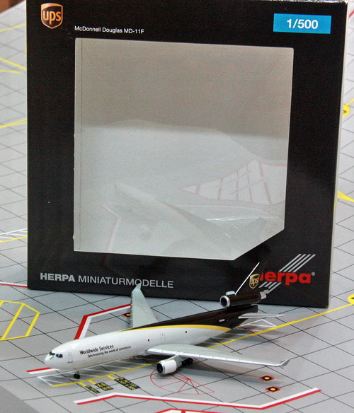 1:500 UPS MD-11F