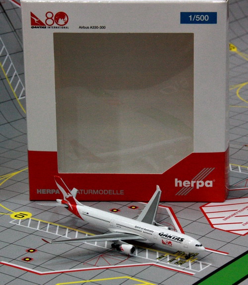1:500 Qantas A330-300