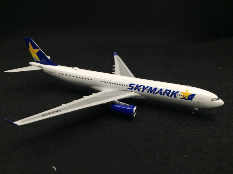 1:400 Skymark A330-300