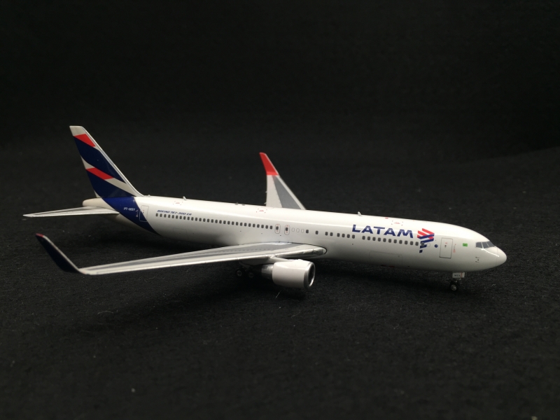 1:400 Latam Airlines B767-3 ...