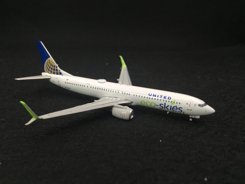 1:400 United B737-900