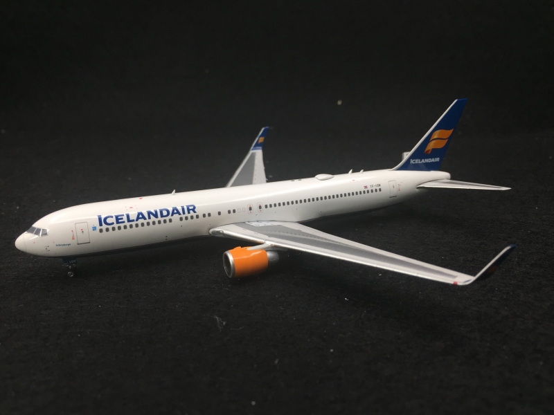 1:400 Iceland air B767-300E ...