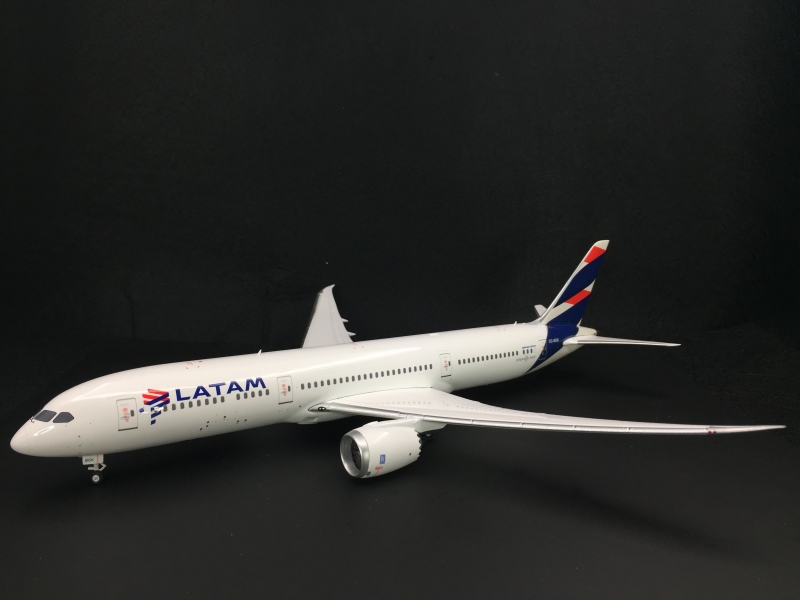 1:200 LATAM B787-9