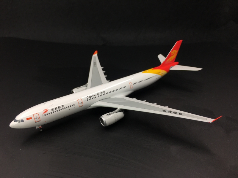 Phoenix 1/400 Capital Airli ...