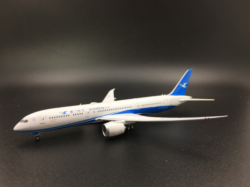 1:400 Xiamen Airlines B787- ...