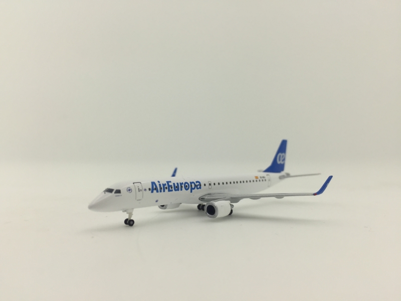 1:500 Air Europa ERJ-195