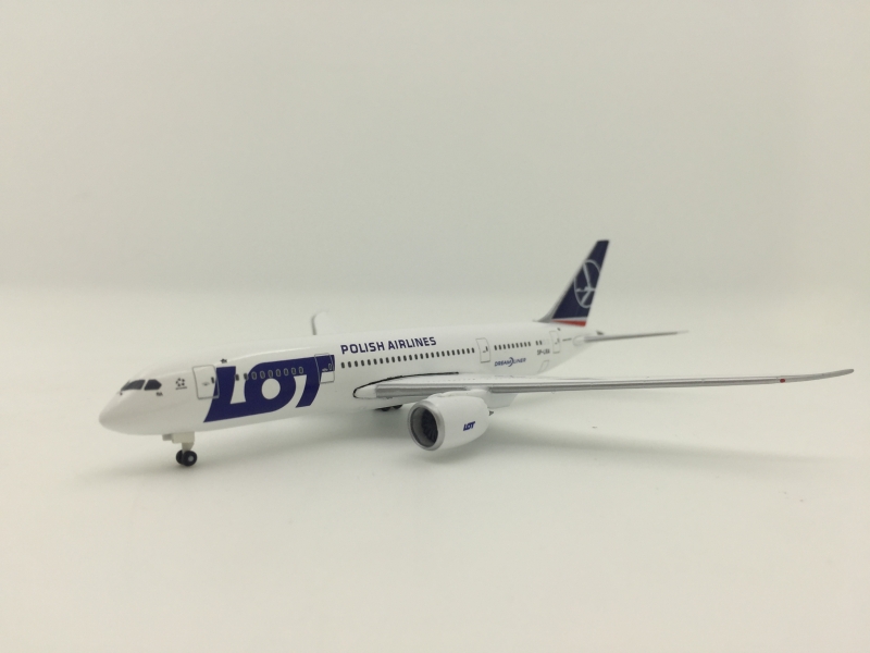 1:500 LOT Polish Airlines B ...